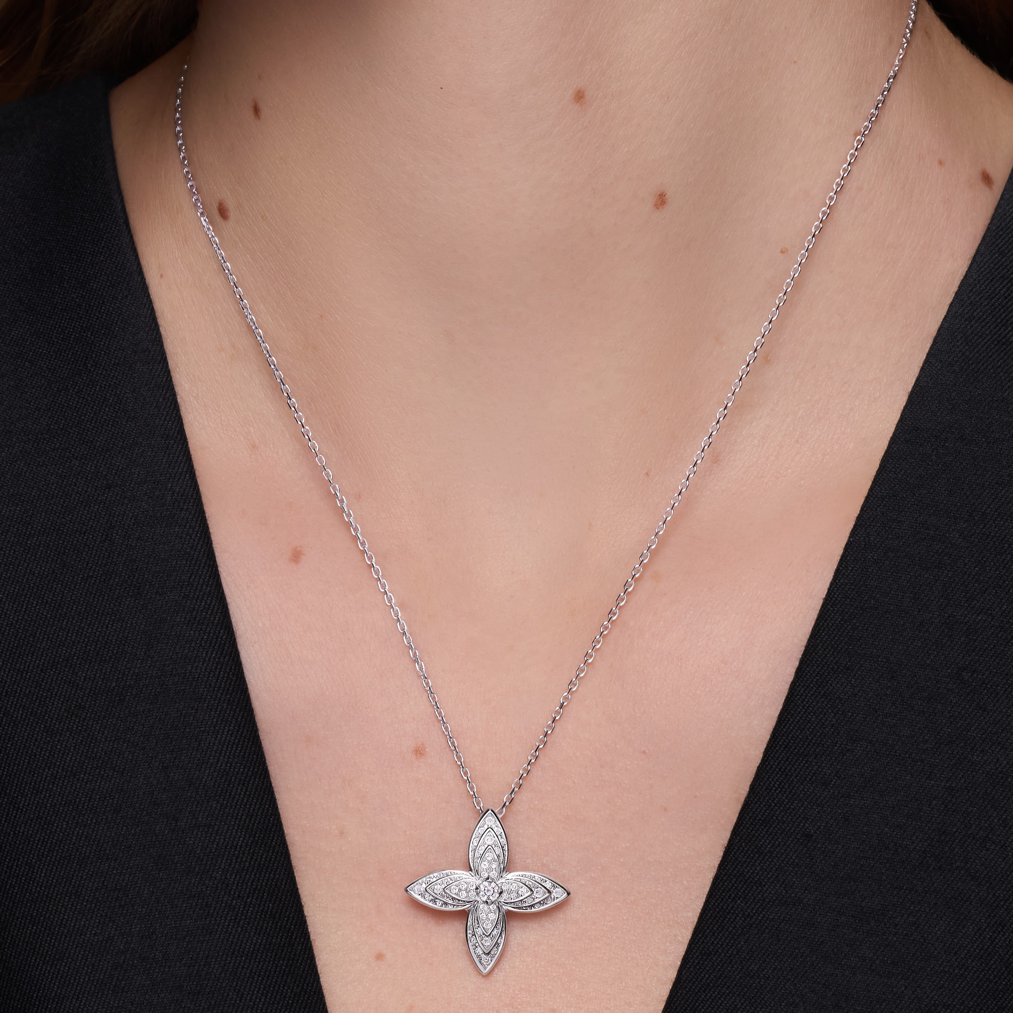 Idylle Blossom Pendant, White Gold & Diamonds - Jewelry